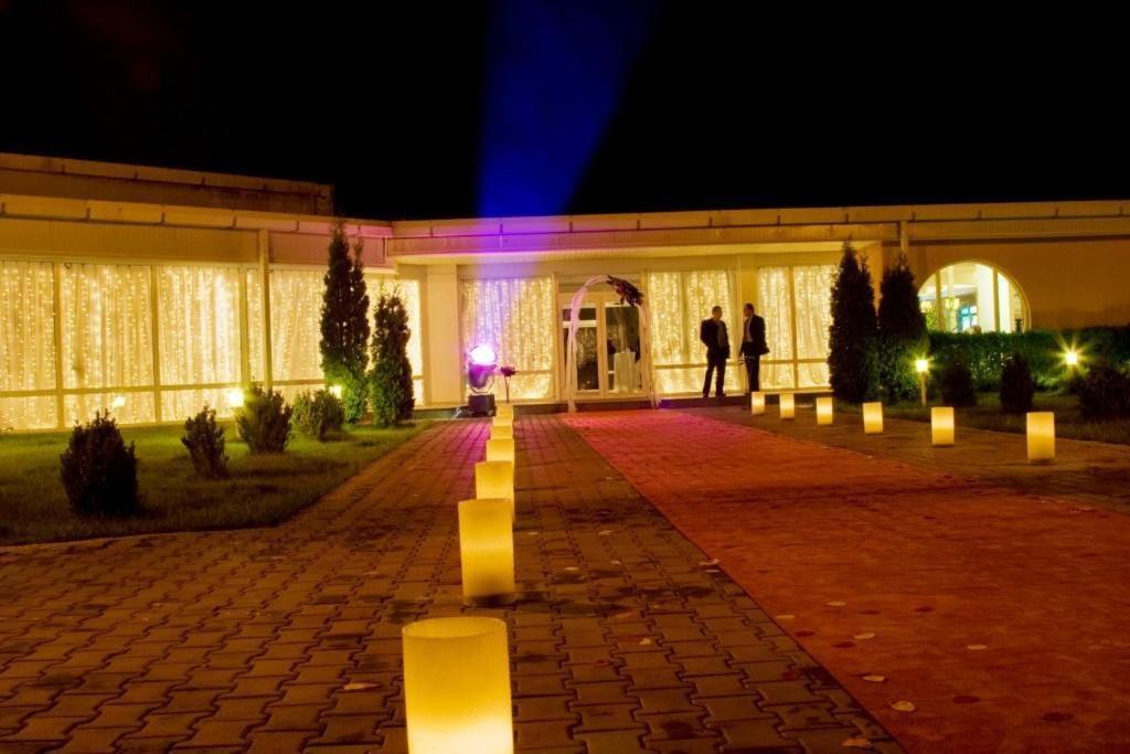 Hotel Star Pitesti Bagian luar foto