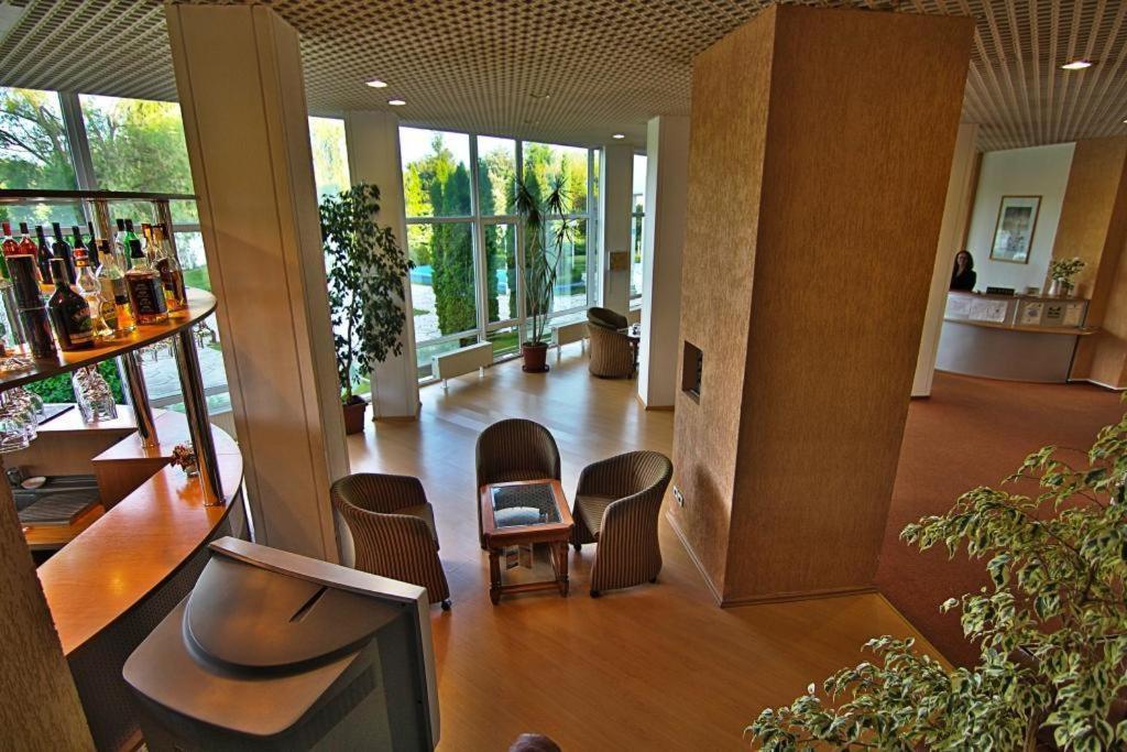 Hotel Star Pitesti Bagian luar foto