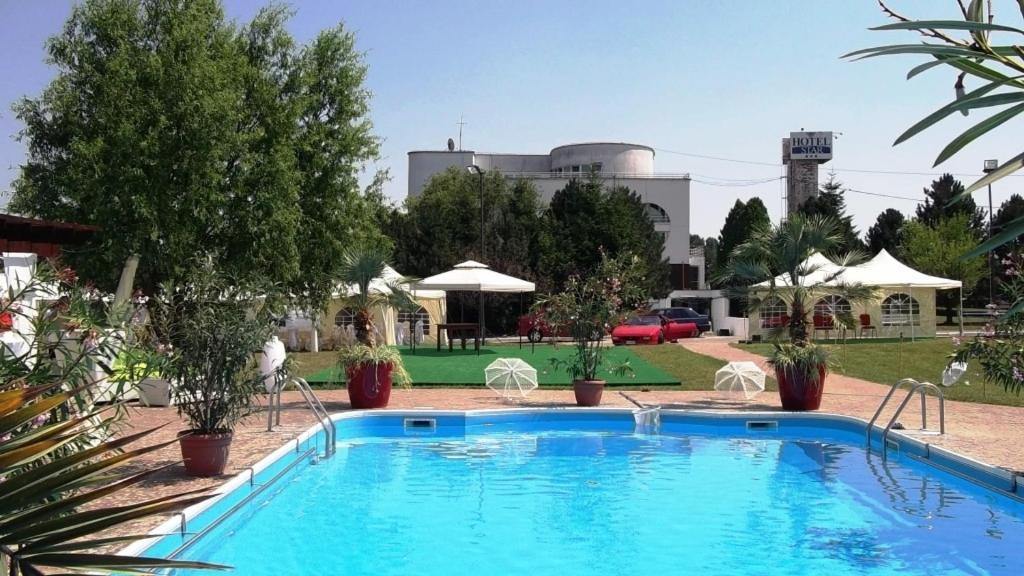 Hotel Star Pitesti Bagian luar foto