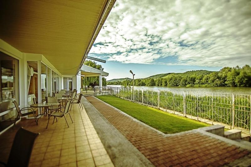Hotel Star Pitesti Bagian luar foto