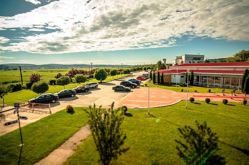 Hotel Star Pitesti Bagian luar foto