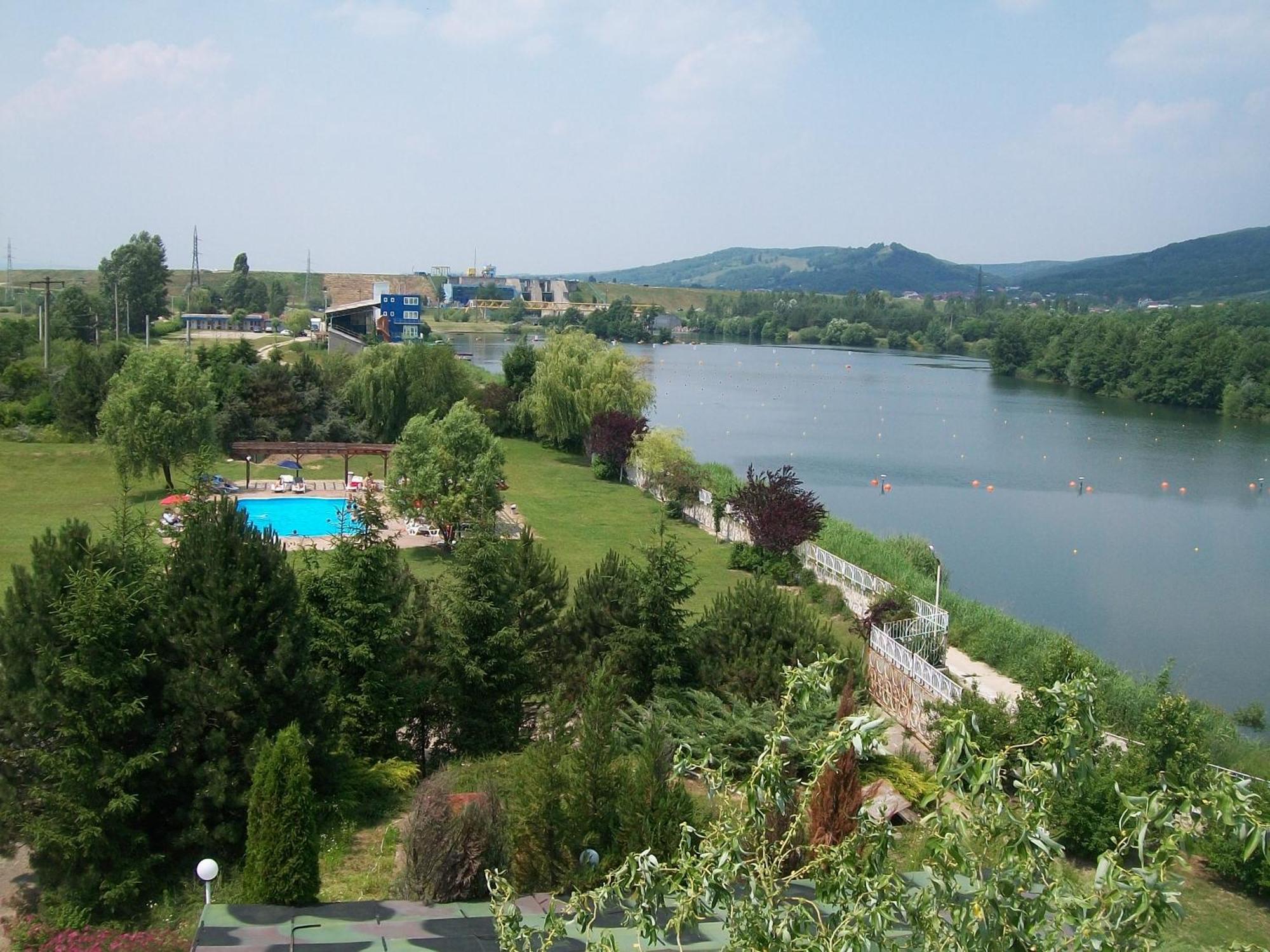 Hotel Star Pitesti Bagian luar foto